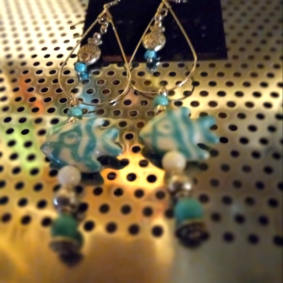 hollyandharperandcompany@gmail.com Jewelry - Handmade  silver teardrop pierced earrings  with aqua  and cream fish